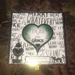 Eyeshadow Palette with lipstick